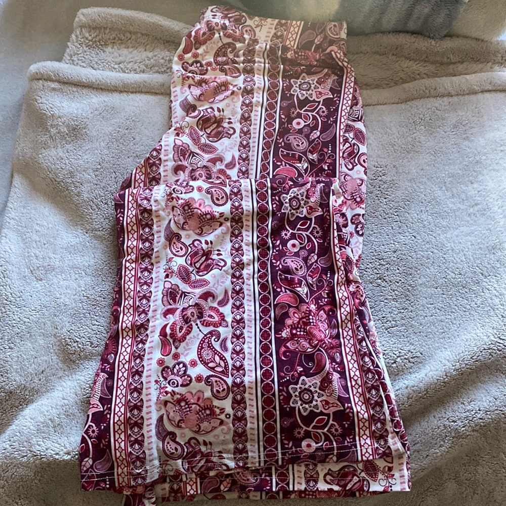 Pick and magenta flared leggings